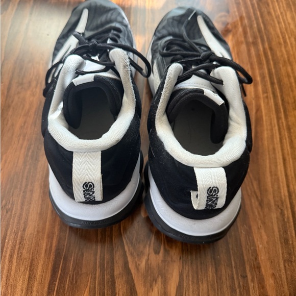 Nike Black and White Giannis Immortality - Picture 3 of 5